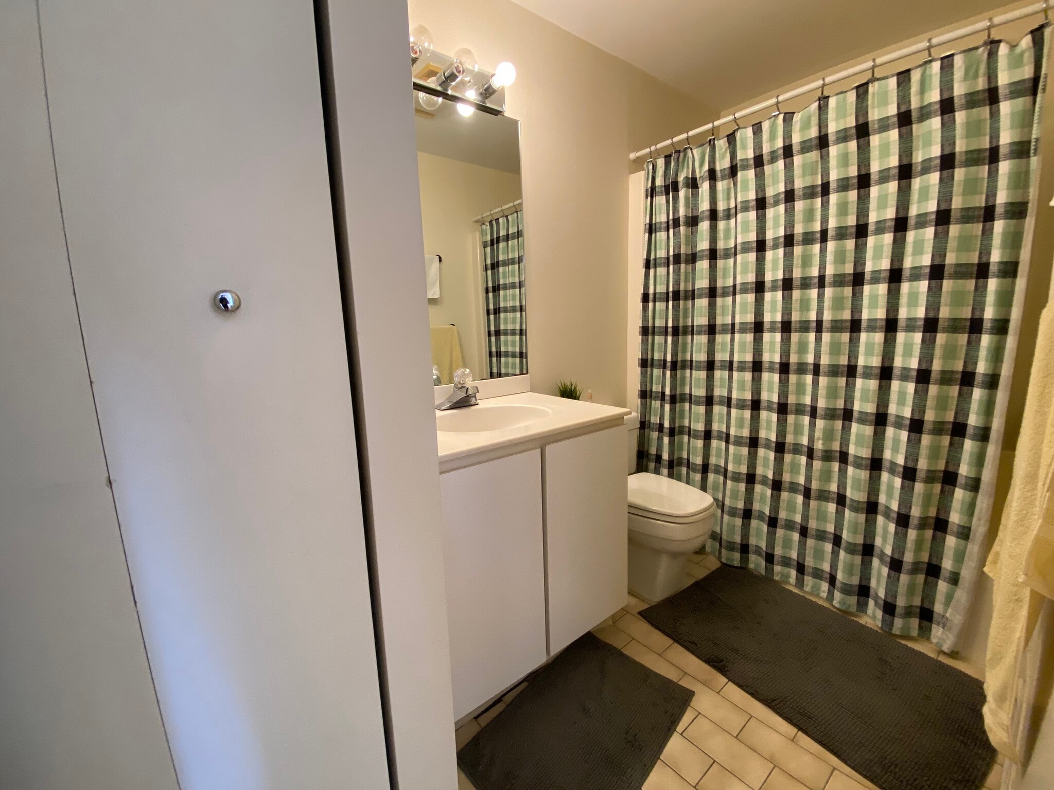 Building Photo - 96 Gainsborough St