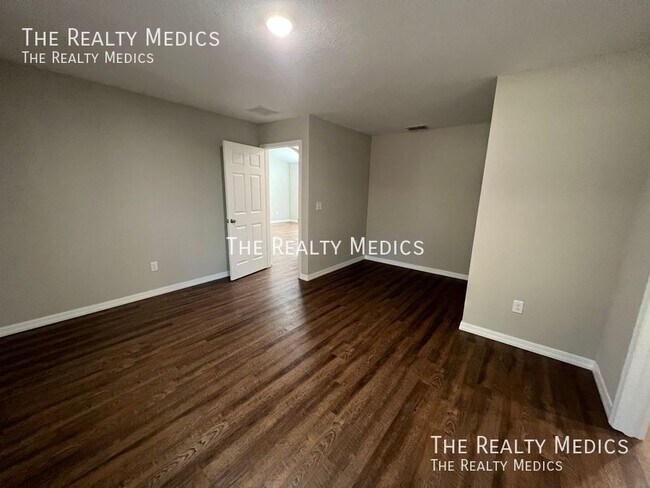 Building Photo - 9245 SE 150th Pl