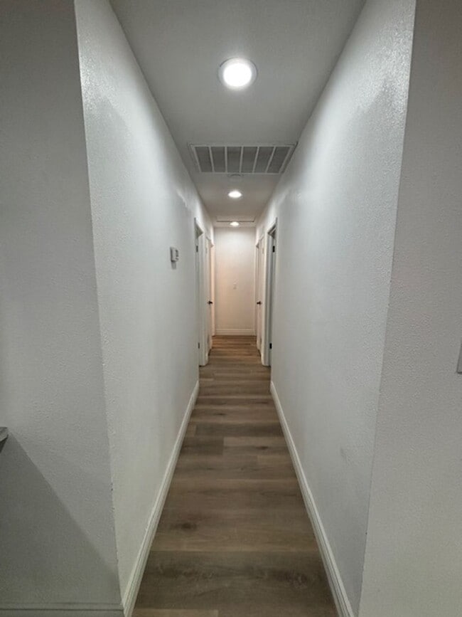 Building Photo - Spacious 3-Bedroom, 2-Bath Home with Modern Upgrades