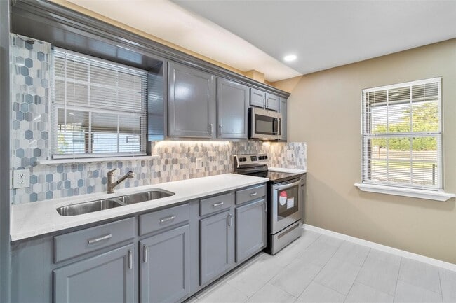 Building Photo - 8714 Quinn St