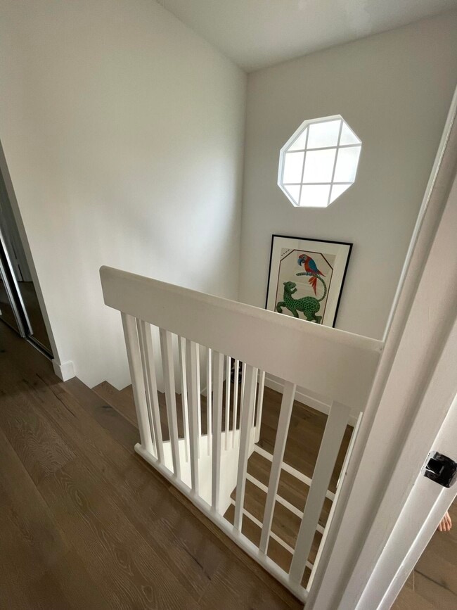 Building Photo - 245 Fortuna Dr