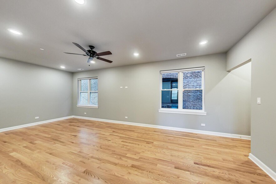 Building Photo - 6204 S Kimbark Ave