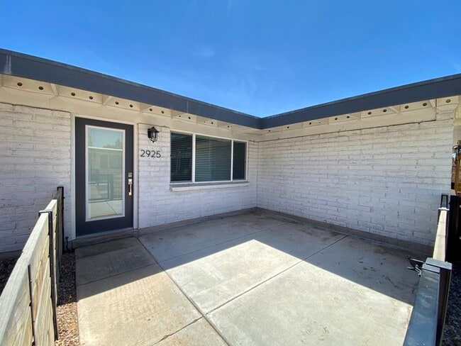 Building Photo - Modern living in this completely updated 2...