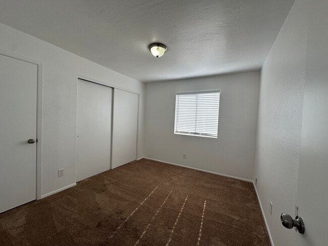 Building Photo - Lindsey and McKellips: 2bed, 1 bath unit, second floor