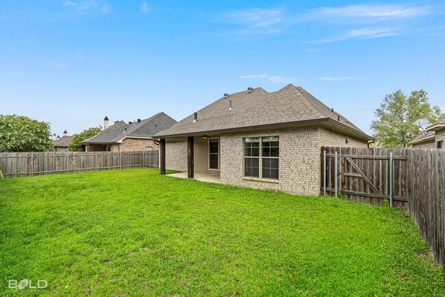 Building Photo - Beautiful 3 bedrooms 2 bathrooms In South ...