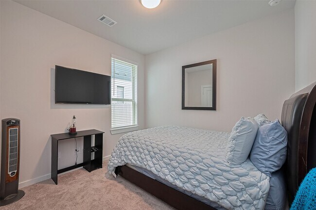 Building Photo - 4910 Tan Briar Dr
