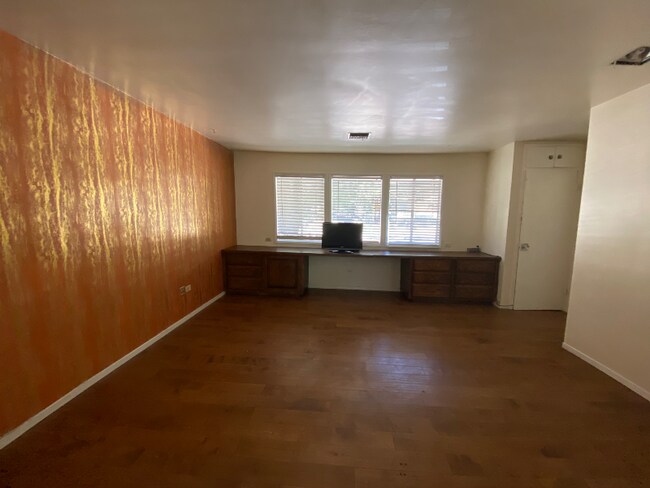 Building Photo - 293 Forest Trail