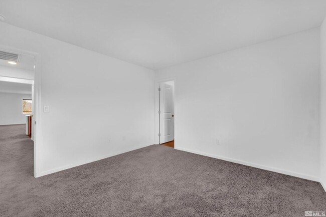 Building Photo - 698 Valmy Dr