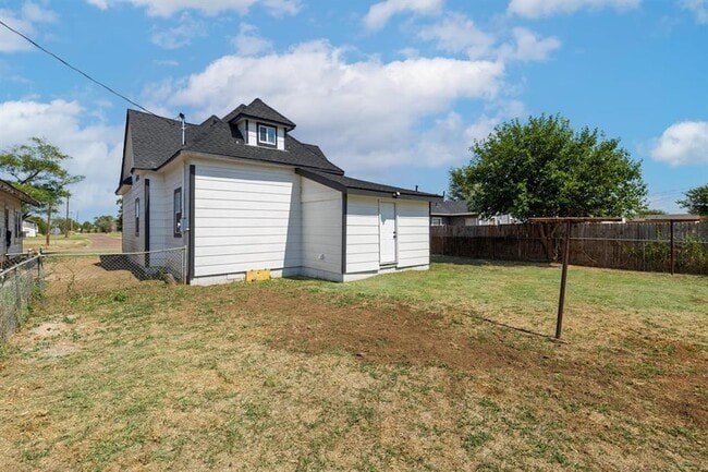 Building Photo - 1320 W Frisco St