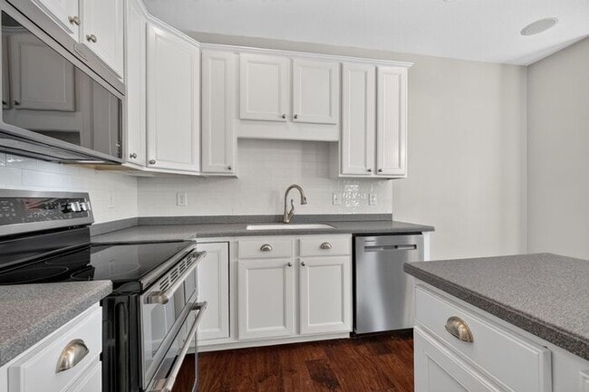Building Photo - Unique Centennial Townhome