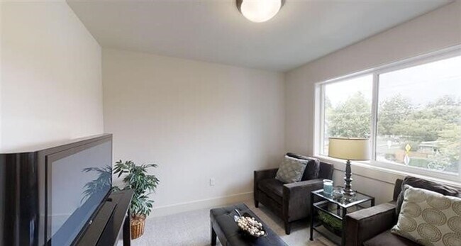 Building Photo - Exceptional 3 Bedroom / 2.5 Bath Modern Townhouse