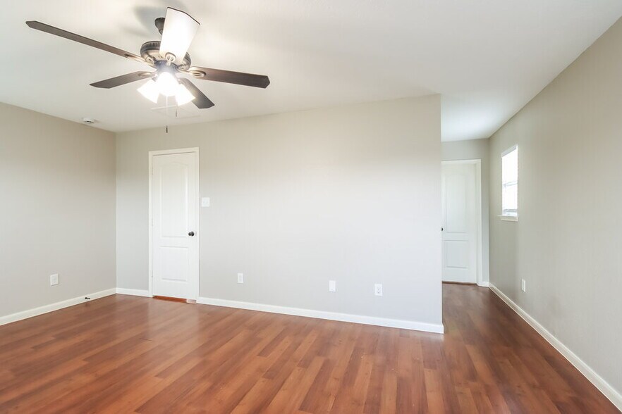 Building Photo - 29129 Legends Wick Dr