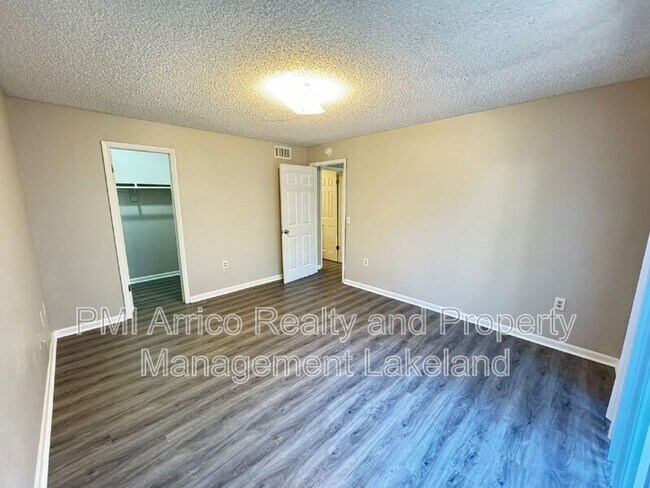 Building Photo - 3545 Raintree Way