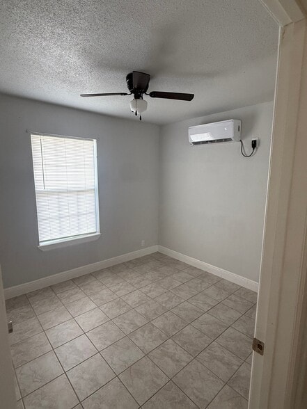 Building Photo - 602 Ellor Dr