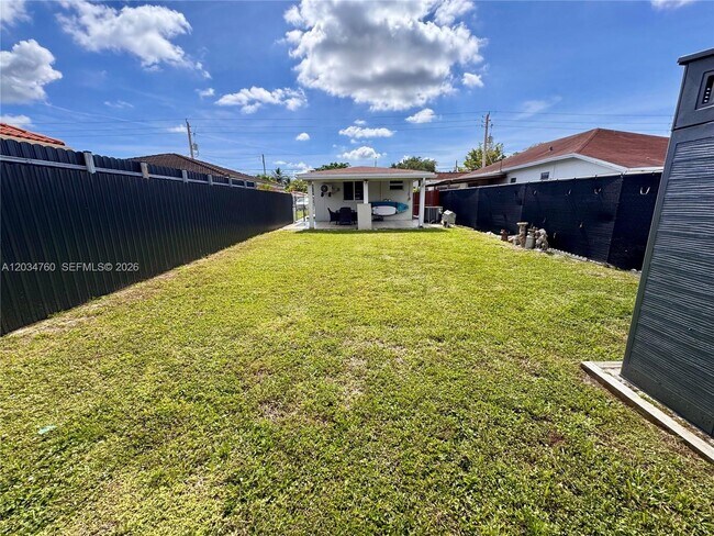 Building Photo - 1158 NW 34th Ave