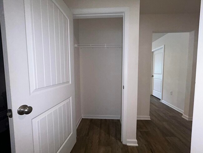 Building Photo - 916 Merganser Way