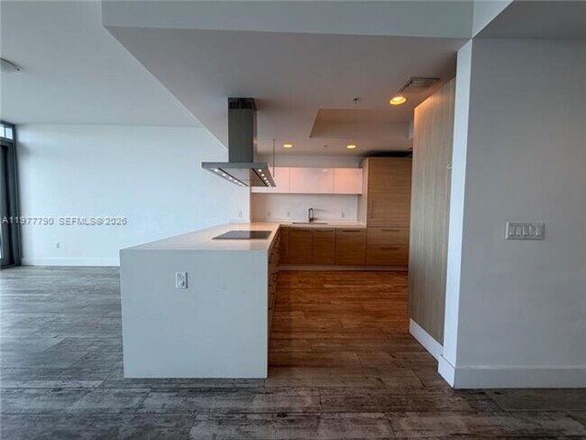 Building Photo - 17111 Biscayne Blvd