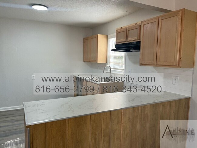 Building Photo - Section 8 OK! Garage!