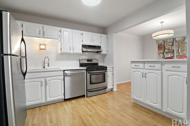 Building Photo - 602 Eastview Ct