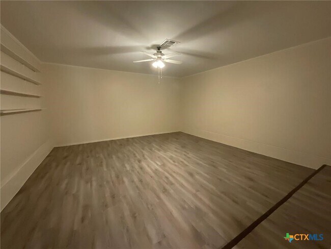 Building Photo - 169 Spring Branch Loop