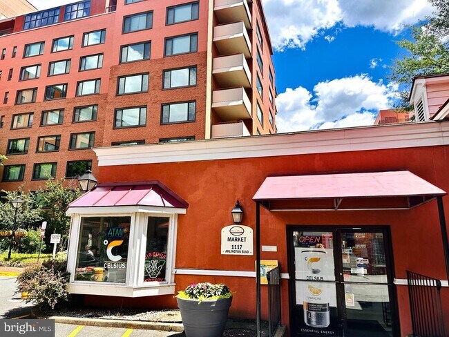 Building Photo - 1111 Arlington Blvd