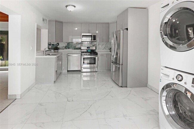 Building Photo - 1510 Hayes St