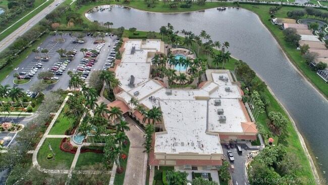 Building Photo - 12418 Crystal Pointe Dr