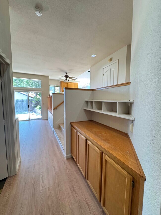 Building Photo - 5017 Toyon Way