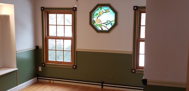 Building Photo - 1112 E Cleveland Ave