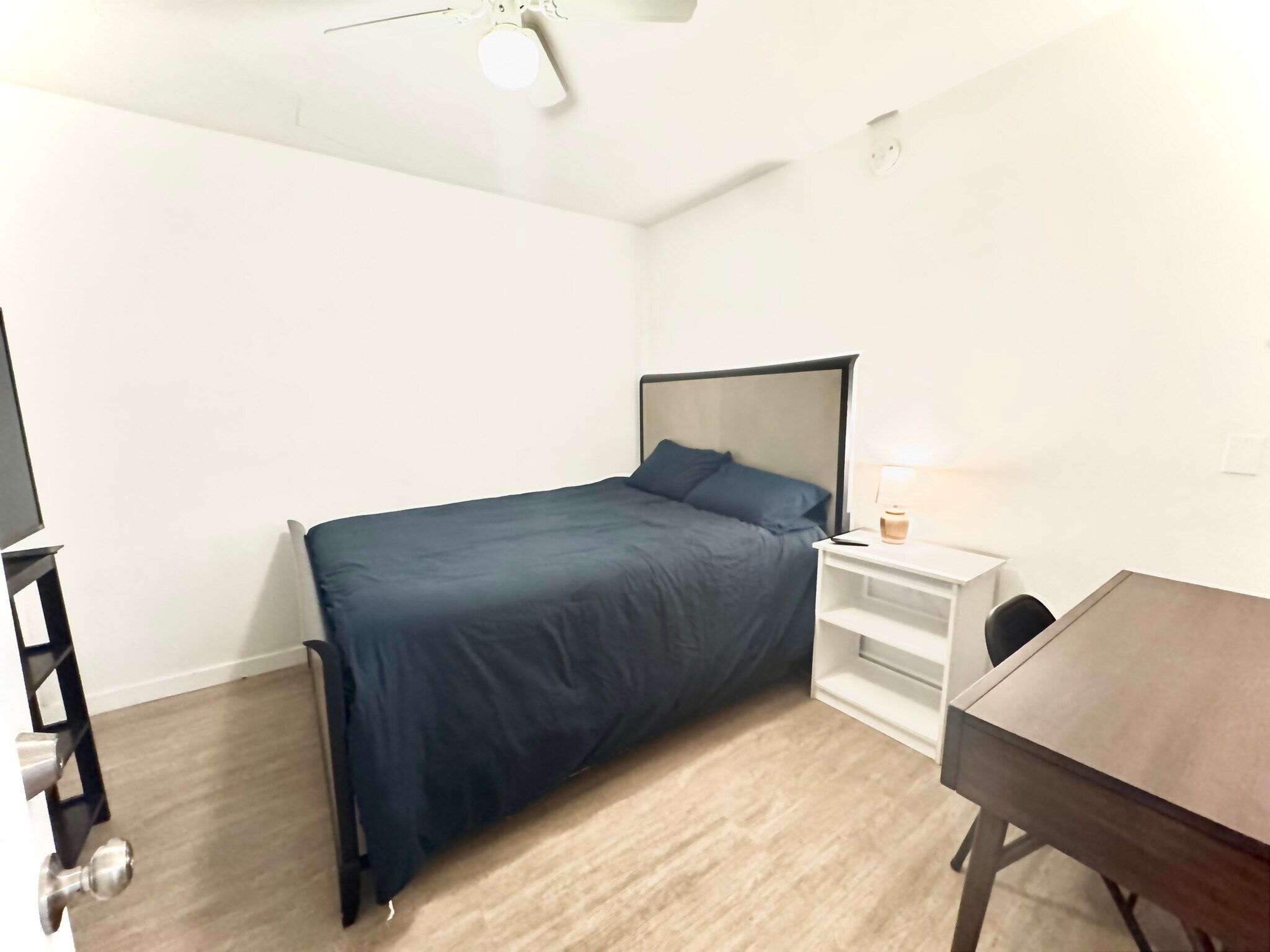 Building Photo - 1110 N Sweetzer Ave