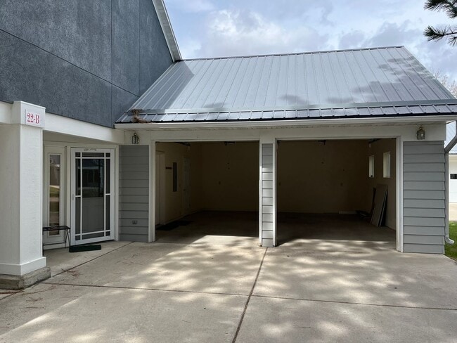 Building Photo - Clancy Condo in Age Restricted Neighborhood