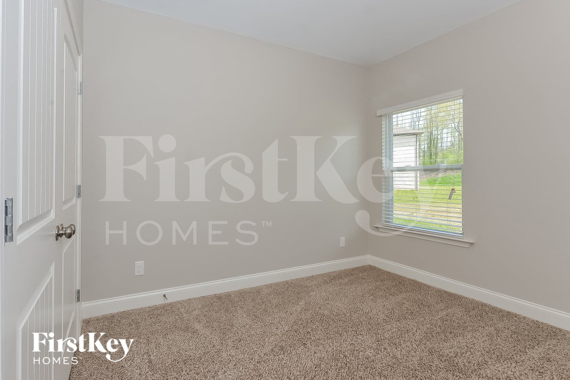 Building Photo - 5542 Bridle Way