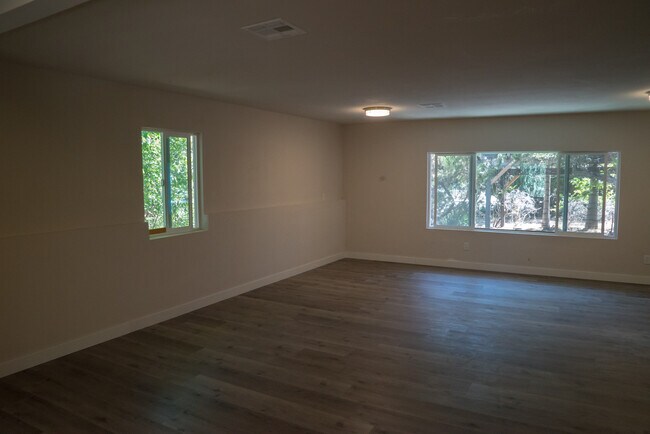 Building Photo - 14526 Garden Rd