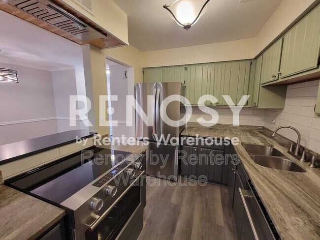 Building Photo - 914 Wildwood Square Ct