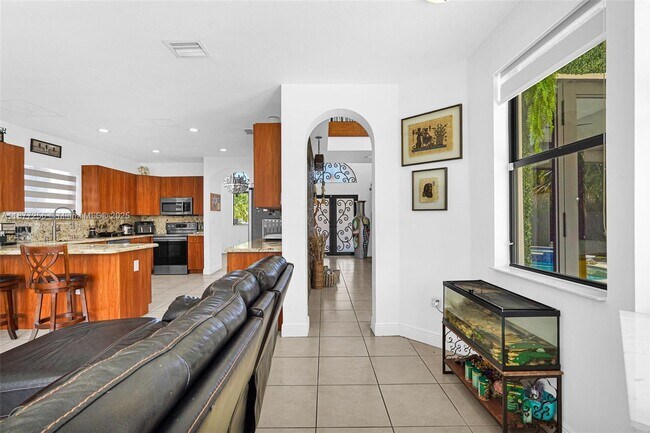 Building Photo - 5040 SW 159th Ave