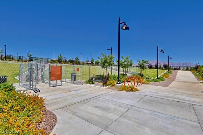 Building Photo - 9702 Canyon Landing Ave