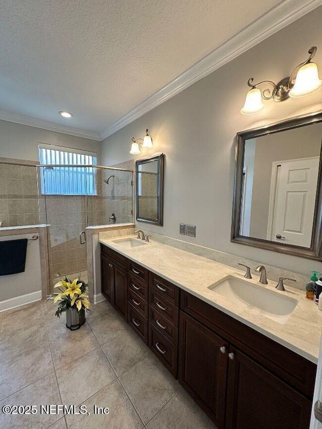 Building Photo - 943 Hazeltine Ct