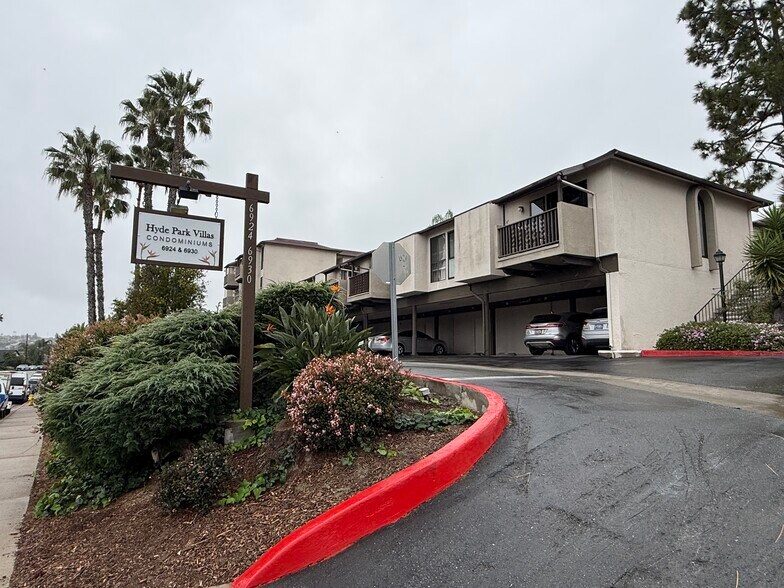 Building Photo - 6930 Hyde Park Dr