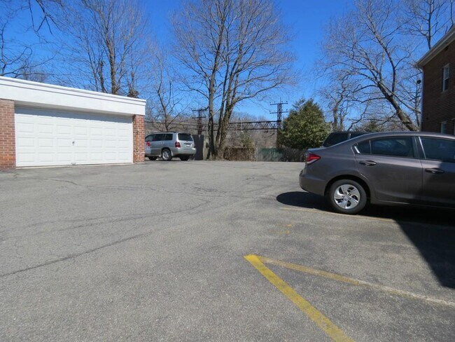 Building Photo - 100 Theodore Fremd Ave
