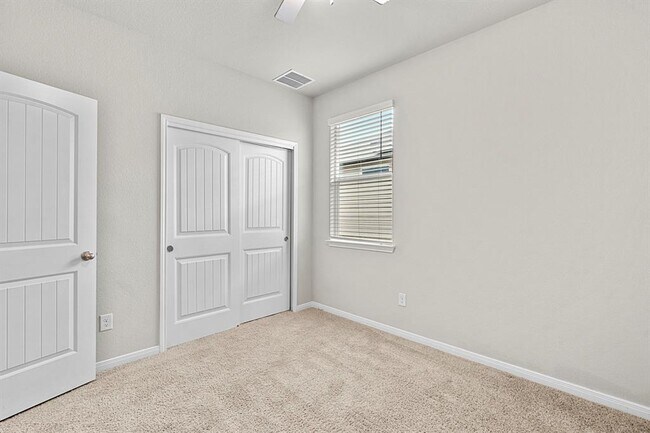 Building Photo - 453 Apache Plum Dr
