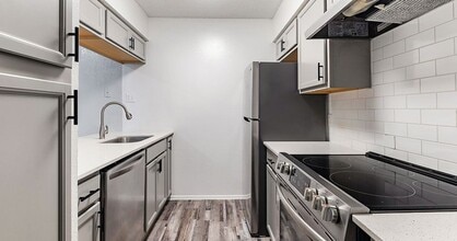 Building Photo - Hawke Apartment Homes