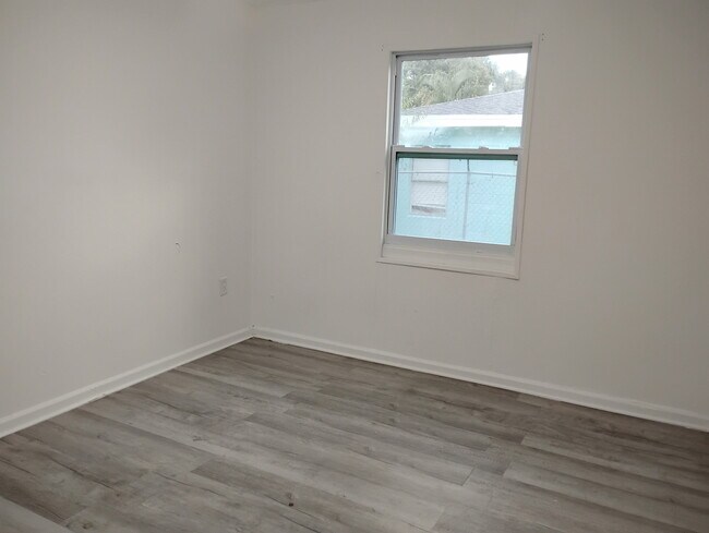 Building Photo - 710 N 20th St