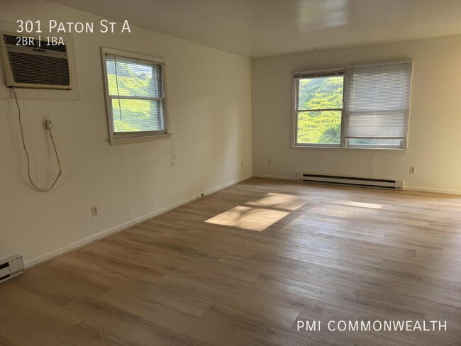 Building Photo - 301 Paton St