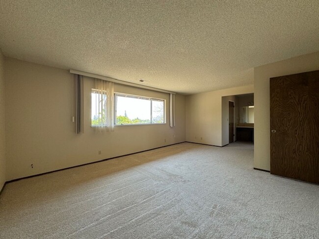 Building Photo - Coming Soon! Incredible 4-Bedroom Home in ...