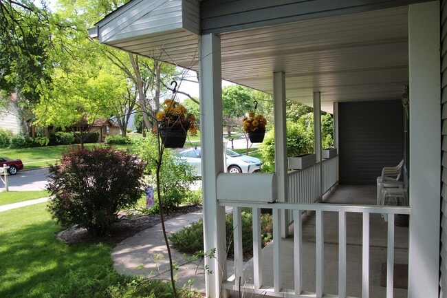 Building Photo - 7618 Westchester Dr