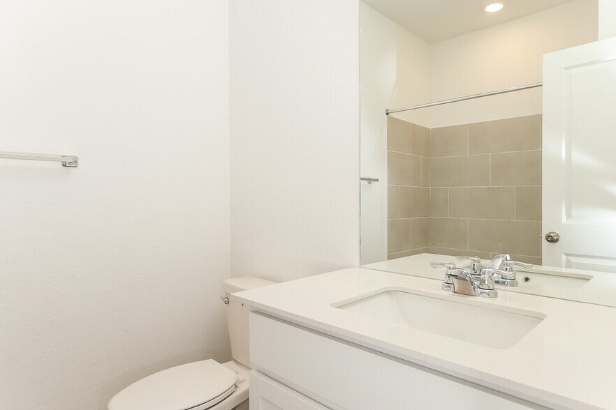 Building Photo - 518 Kayden Ct