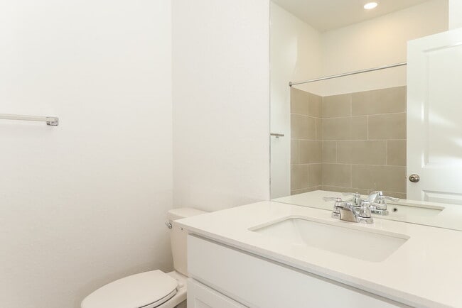Building Photo - 518 Kayden Ct