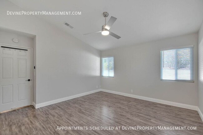 Building Photo - 9814 Hibiscus Ct