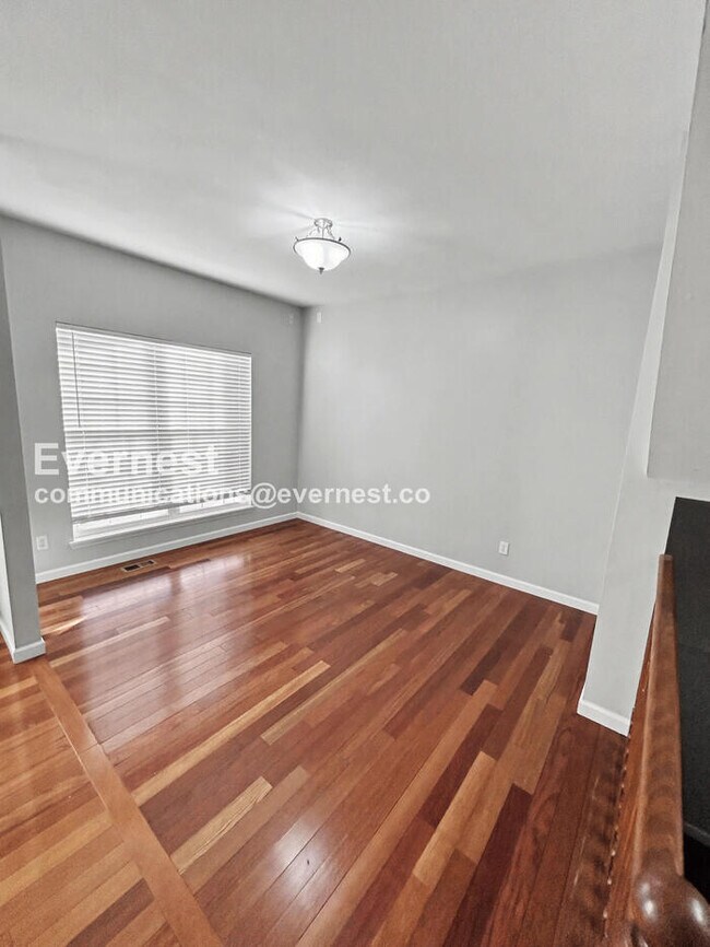 Building Photo - Limited Time Special Offer / Spacious 4-Bed Home with 2-Car Garage & Modern Amenities