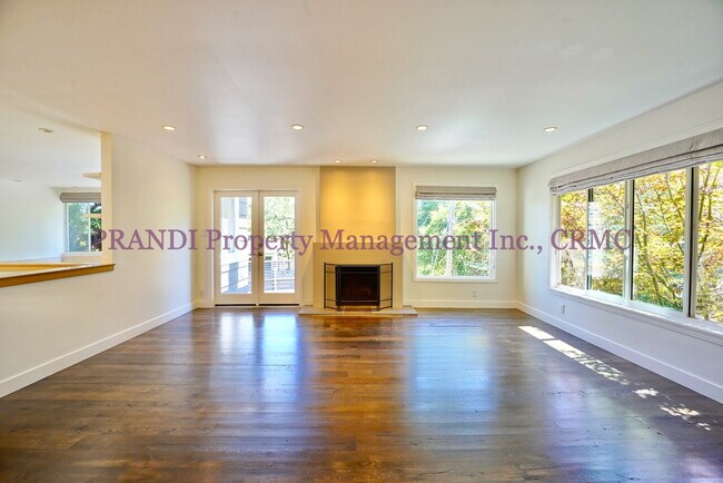 Building Photo - Stunning Seminary Gem, Modern Finishes & P...